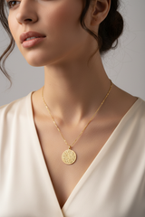 Le Étoile Necklace – Female Model Shot